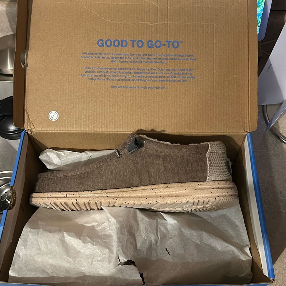 Hey Dudes Mens Wally Warmth Knit Shoes. Never Worn. Size 12 in box